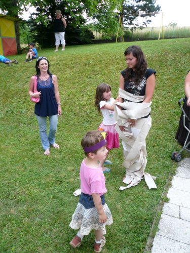 Opékání špekáčků v MŠ - 29.6.2011